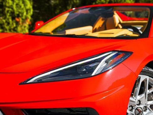 Used 2024 Chevrolet Corvette Stingray Premium Conv w/ Z51 Performance Package RWD image 4