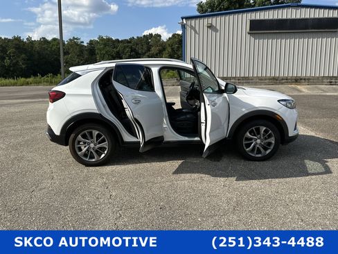 Used 2021 Buick Encore GX Essence w/ Experience Buick Package image 34