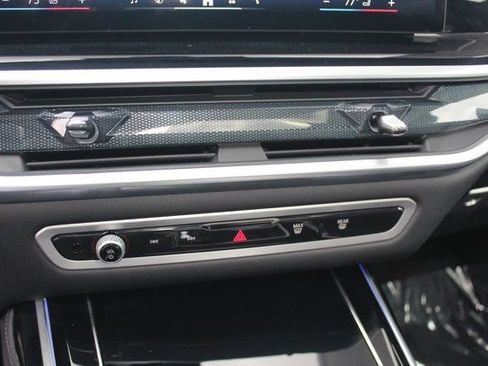 Used 2025 BMW X7 xDrive40i w/ Executive Package image 17