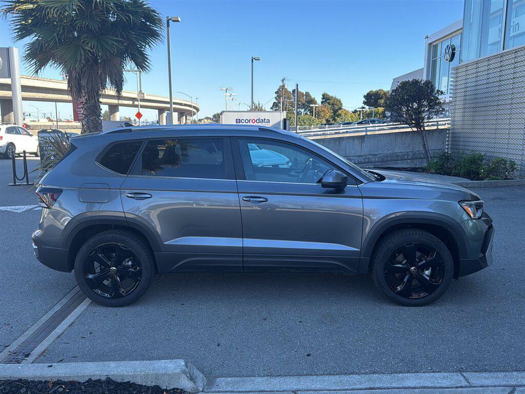 Used 2026 Volkswagen Taos SEL w/ Black Wheel Plus Package AWD/4WD image 5