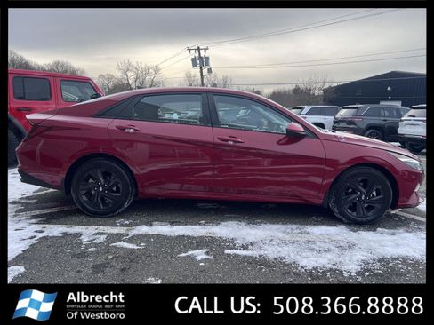 Used 2023 Hyundai Elantra SEL image 6