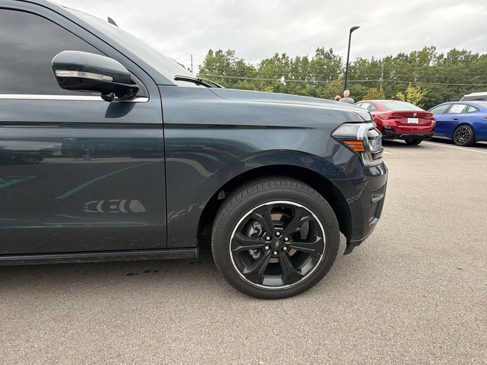 Used 2023 Ford Expedition Limited AWD/4WD image 16