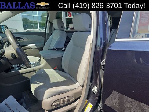 Used 2020 Chevrolet Traverse LT FWD image 20