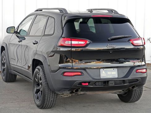 Used 2017 Jeep Cherokee Trailhawk w/ Cold Weather Group image 46