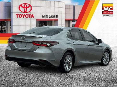 Used 2023 Toyota Camry LE FWD image 5