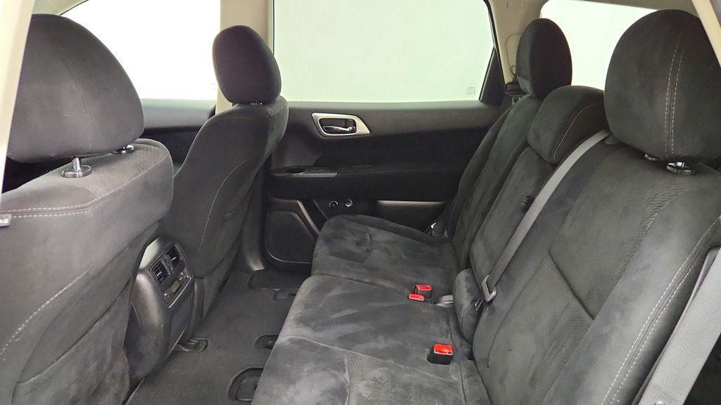 Used 2016 Nissan Pathfinder SV AWD/4WD image 19
