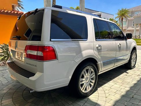 Used 2014 Lincoln Navigator 2WD image 32