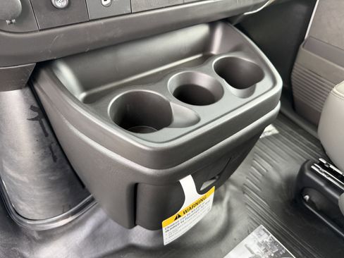 New 2026 Chevrolet Express 3500 Extended RWD image 18