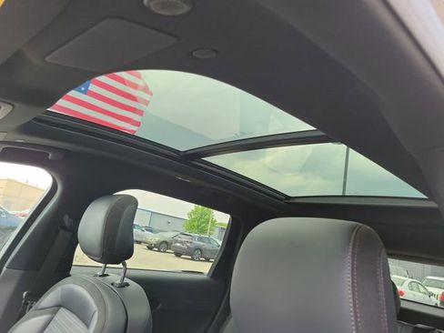 Used 2025 Lincoln Nautilus Reserve AWD/4WD image 6