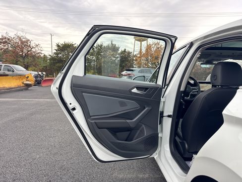 New 2026 Volkswagen Jetta SEL image 12