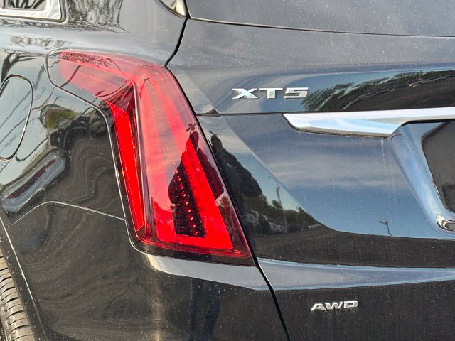 Used 2022 Cadillac XT5 Premium Luxury w/ Technology Package AWD/4WD image 13
