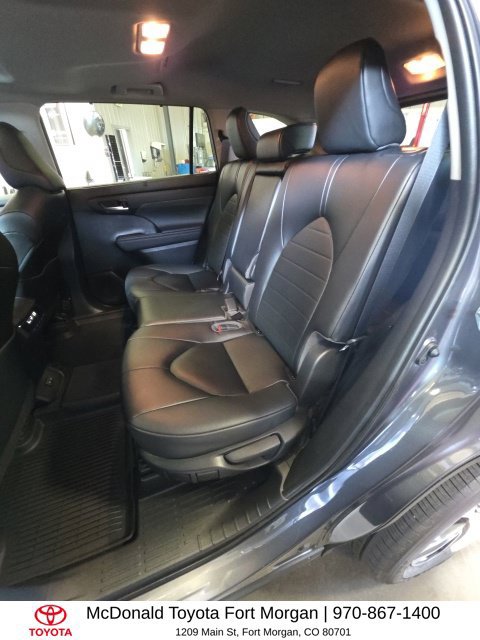 Used 2023 Toyota Highlander XLE AWD/4WD image 15