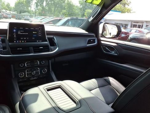 Used 2021 Chevrolet Suburban RST AWD/4WD image 20