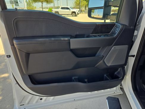 Used 2025 Ford F350 Lariat w/ Lariat Ultimate Package AWD/4WD image 11