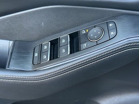 Used 2022 Nissan Rogue SL w/ SL Premium Package image 22