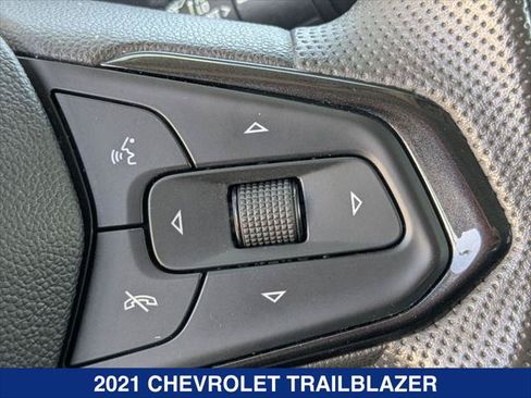 Used 2021 Chevrolet TrailBlazer LT FWD image 15