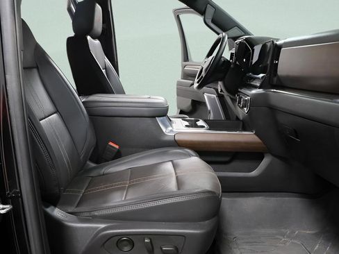 Used 2024 Chevrolet Silverado 2500 High Country w/ High Country Premium Package image 27