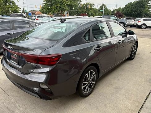Used 2022 Kia Forte LXS FWD image 3