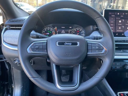 Used 2024 Jeep Compass Latitude AWD/4WD image 24