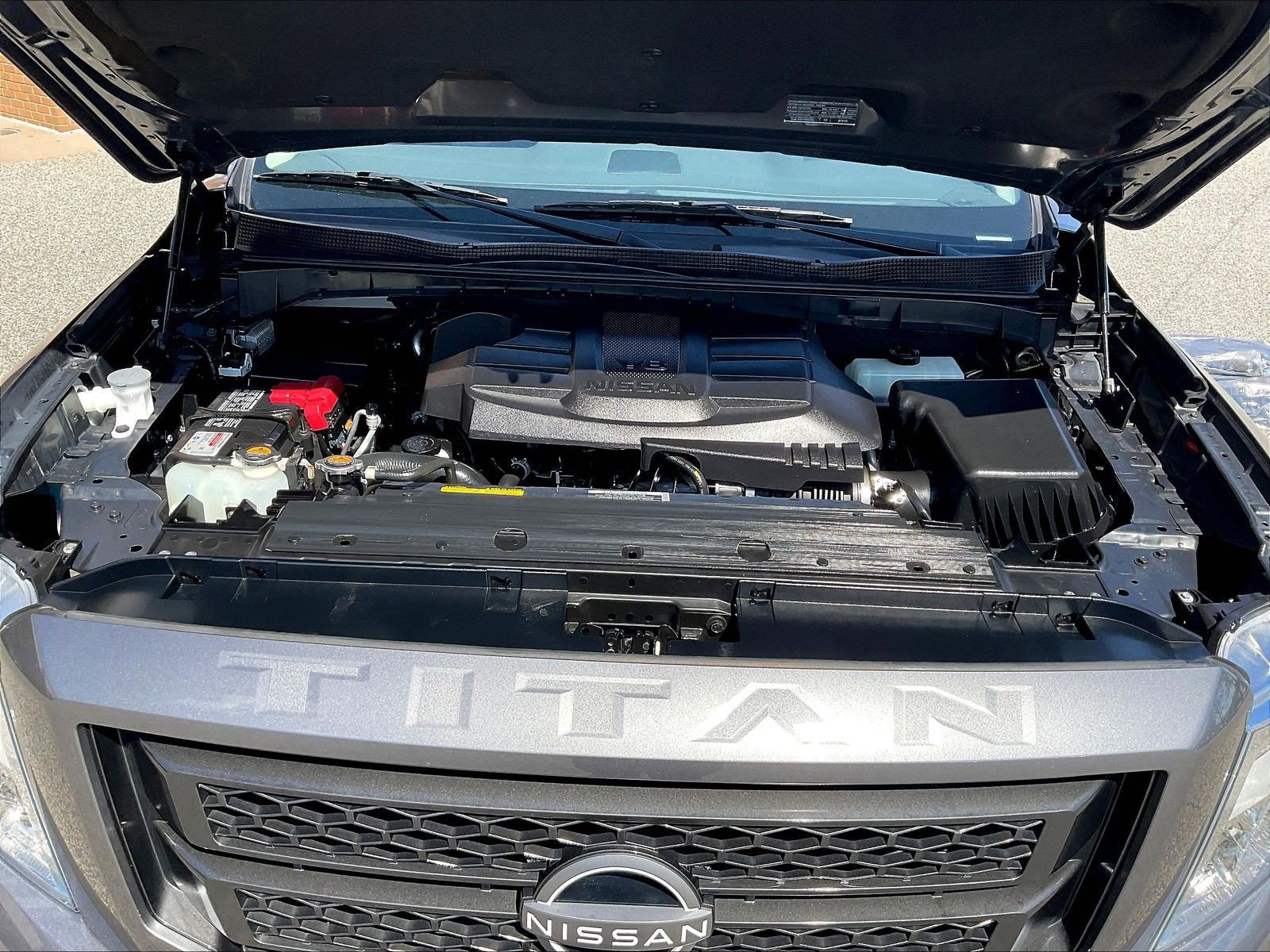 Certified 2024 Nissan Titan SV w/ SV Convenience Package AWD/4WD image 33