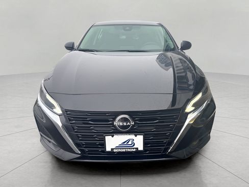 Used 2024 Nissan Altima 2.5 SV image 4