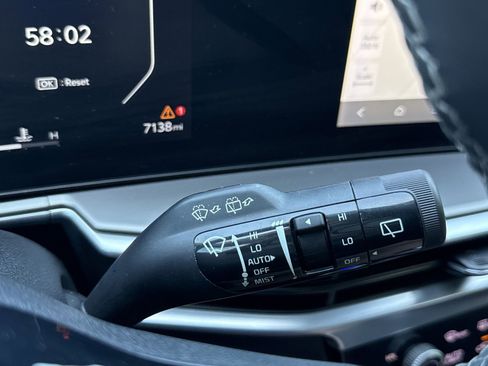 Used 2024 Kia Sorento SX FWD image 27