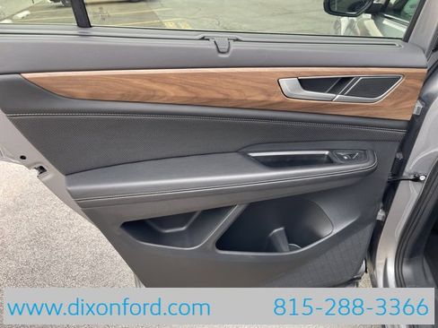 Used 2024 Volkswagen Atlas SE image 24