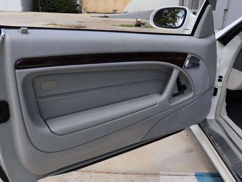 Used 2001 Mercedes-Benz SL 500 image 16