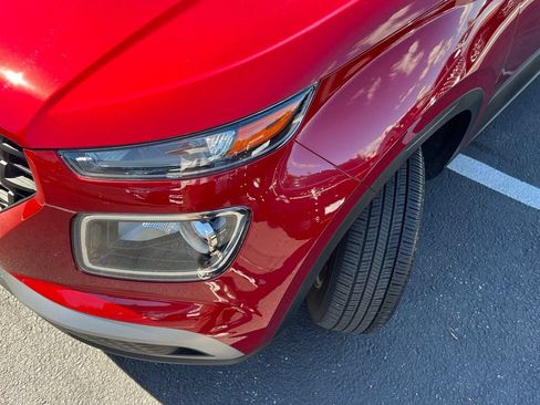 Certified 2025 Hyundai Venue SE FWD image 4