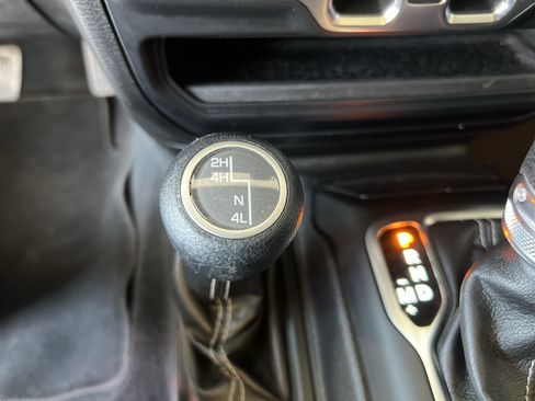 Used 2019 Jeep Wrangler Unlimited Sahara AWD/4WD image 19
