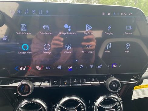 New 2024 Chevrolet Blazer EV LT image 28