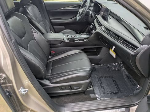 Certified 2026 INFINITI QX60 Luxe w/ Cargo Package AWD/4WD image 38