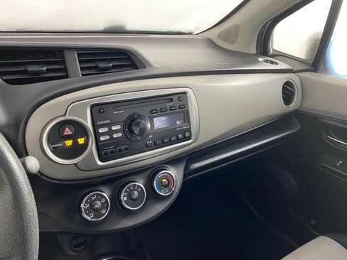 Used 2012 Toyota Yaris L image 23