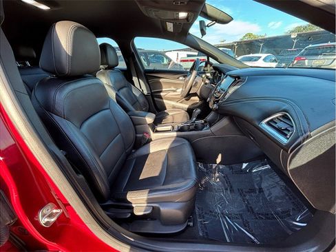 Used 2018 Chevrolet Cruze Premier w/ RS Package image 32