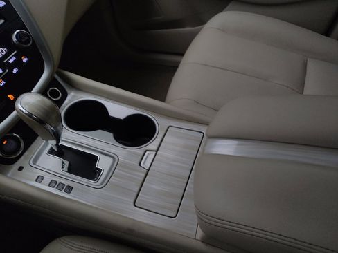 Used 2015 Nissan Murano Platinum w/ Platinum Technology Package FWD image 26