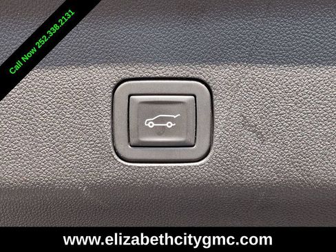 Used 2025 GMC Yukon Denali AWD/4WD image 15