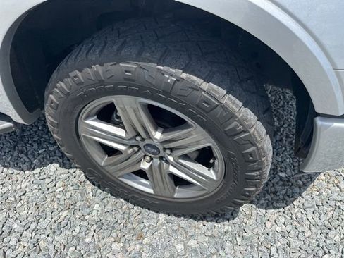 Used 2018 Ford F150 XLT w/ Equipment Group 302A Luxury AWD/4WD image 9
