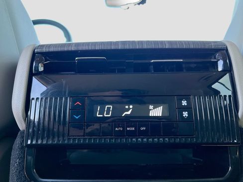 Used 2022 Jeep Wagoneer Series II AWD/4WD image 26