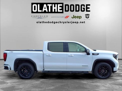 Used 2022 GMC Sierra 1500 Elevation w/ Elevation Premium Package AWD/4WD image 30