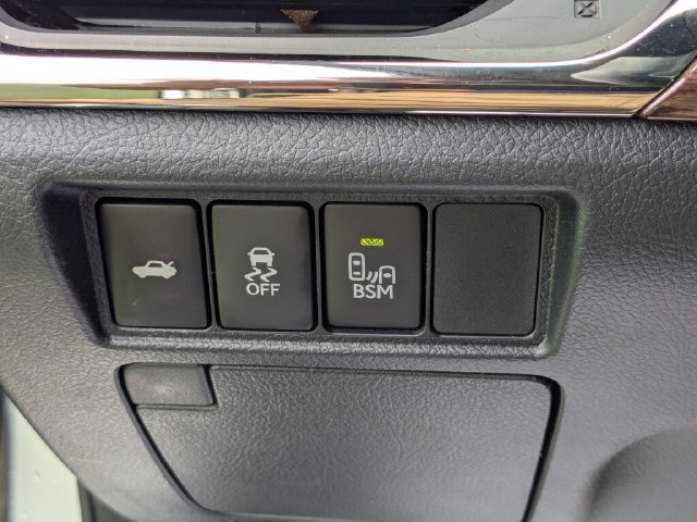Used 2015 Toyota Avalon XLE Touring FWD image 25