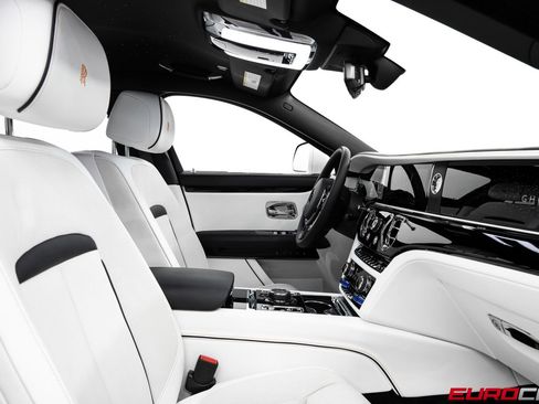 Used 2024 Rolls-Royce Ghost AWD/4WD image 37