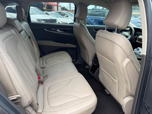 Used 2023 Lincoln Nautilus AWD image 13