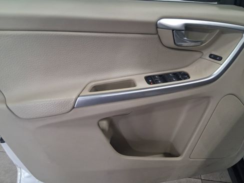 Used 2011 Volvo XC60 T6 image 19