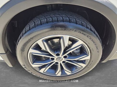 Used 2018 INFINITI QX30 Premium w/ Navigation Package image 9