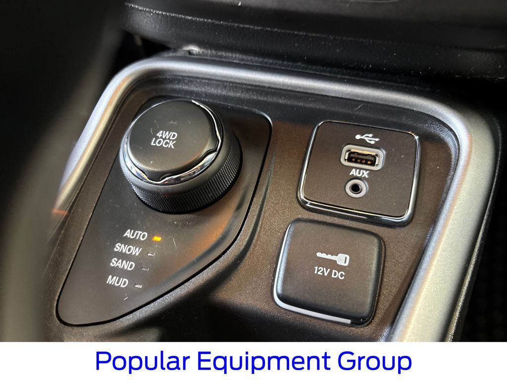 Used 2018 Jeep Compass Latitude w/ Popular Equipment Group AWD/4WD image 30