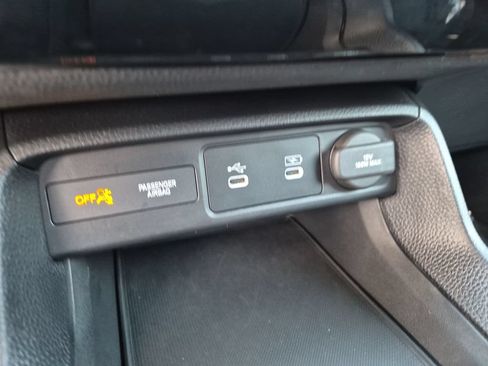 Used 2025 Honda Civic Sport image 25