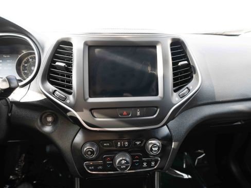 Used 2022 Jeep Cherokee Latitude Lux image 17