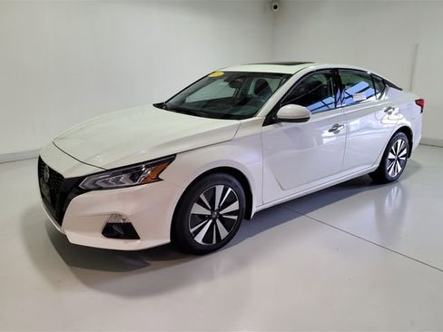 Used 2020 Nissan Altima 2.5 SV image 17