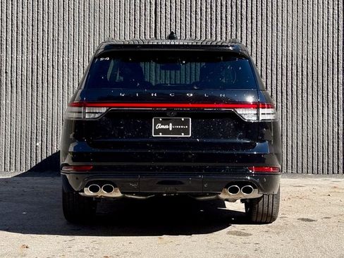 New 2025 Lincoln Aviator AWD w/ Jet Appearance Package image 4