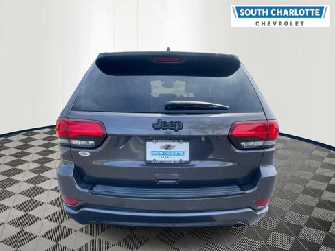 Used 2017 Jeep Grand Cherokee Altitude RWD image 5